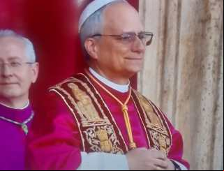 O novo Papa da Igreja Católica é Robert Francis Prevost, que adotou o nome de Leão XIV.