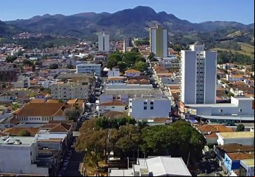 Andradas, Terra do vinho e da batata, sede do Grande Rio Branco, tem incêndio destruindo a vegetação no Pico do Gavião
