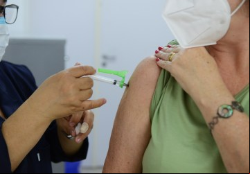 Vacinação de adulto pode ser completada esta semana em Pouso Alegre