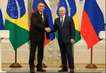Bolsonaro cumprimenta Putin, o Ditador que invadiu a UCRÂNIA...