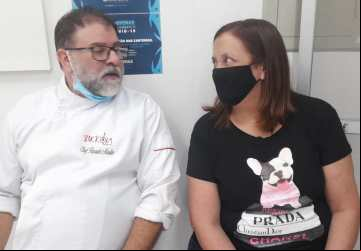 Tia Beth como ouvinte na aula de Gastronomia na UNIFENAS com o LE CHEF, o Professor Ricardo...