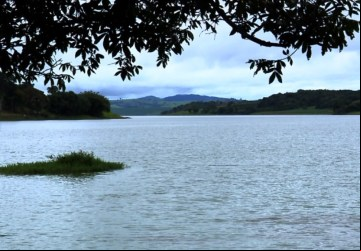 Lagos de Furnas, subida do nível das águas traz beleza e bolta do turismo na região 
