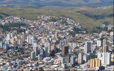 Comitê suspende parcialmente medidas restritivas de combate à Covid-19 em Poços de Caldas, MG