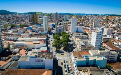 Concurso tem inscrições abertas para 429 vagas na Prefeitura de Pouso Alegre.