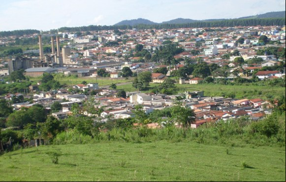 Quatro pessoas morrem e uma fica em estado grave em acidente na MG-050, em Itaú de Minas, após festa de aniversário 